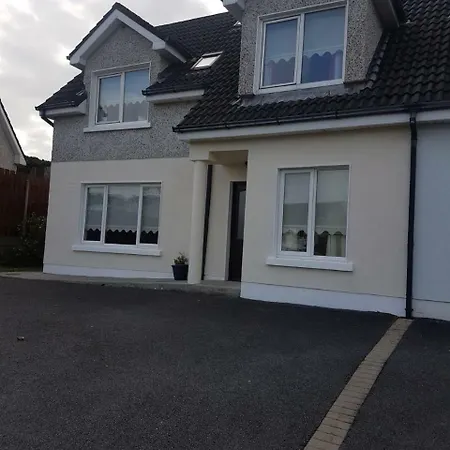 12 Woodmount * Ennistimon